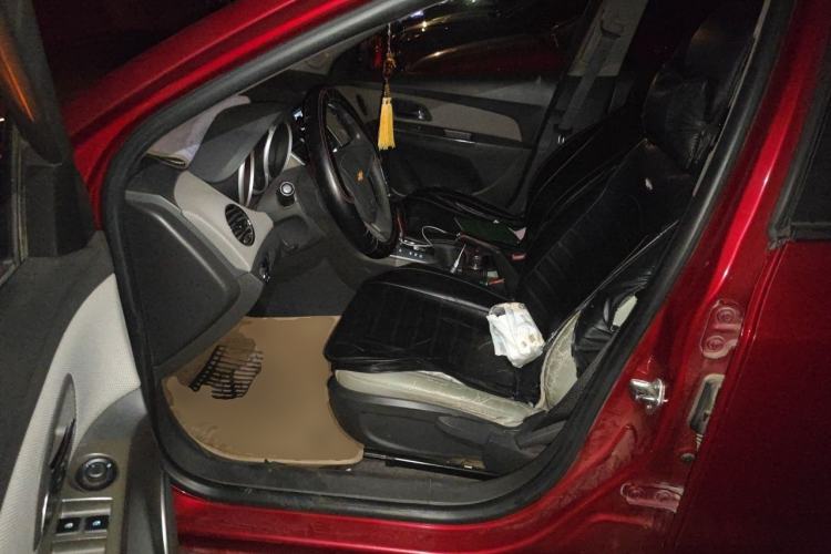 Used Chevrolet Cruze 2013 1.8L SE AT Driver Seat