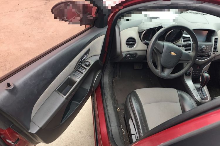 Used Chevrolet Cruze 2013 1.6L SE AT Driver Seat