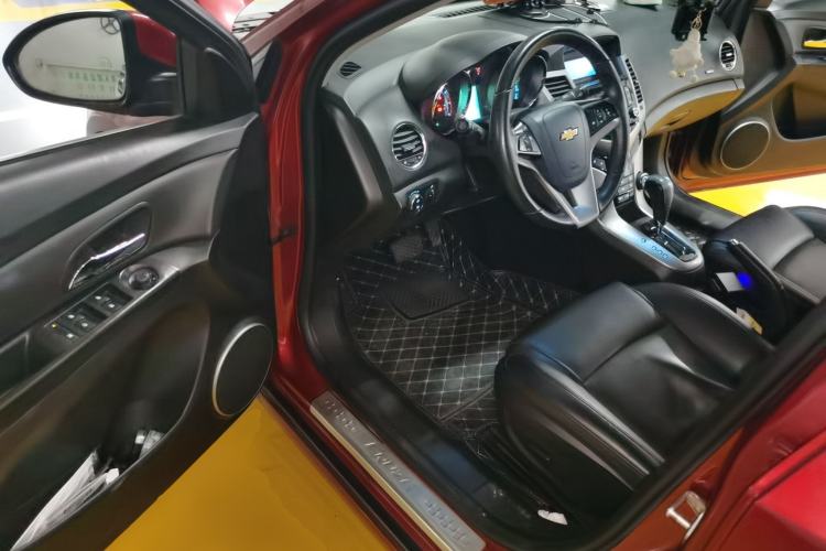 Used Chevrolet Cruze 2013 1.8L SX AT Driver Seat