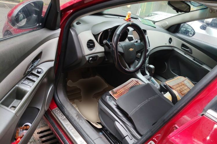 Used Chevrolet Cruze 2013 1.8L SE AT Driver Seat