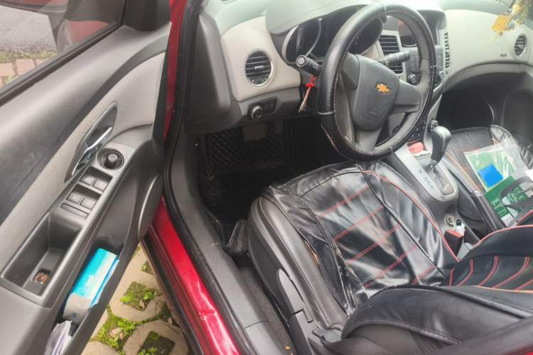 Used Chevrolet Cruze 2013 1.6L SE AT Driver Seat