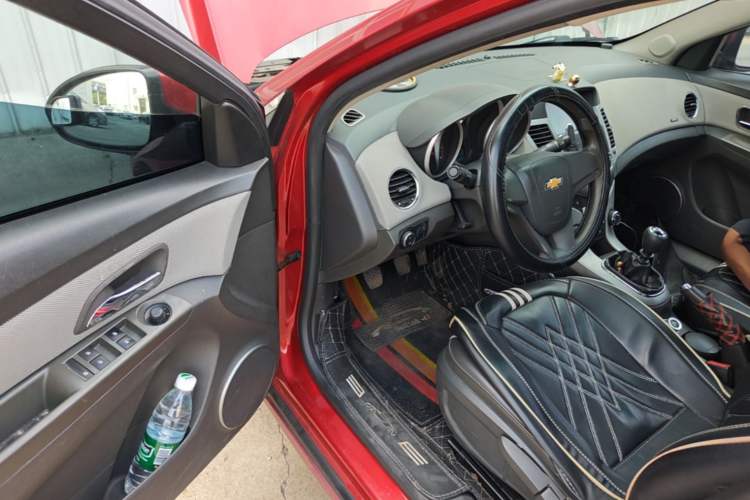 Used Chevrolet Cruze 2013 1.6L SE MT Driver Seat