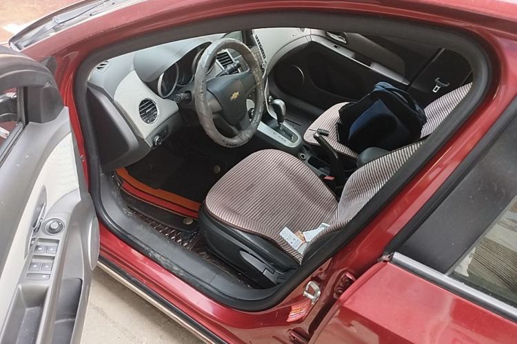 Used Chevrolet Cruze 2013 1.8L SE AT Driver Seat