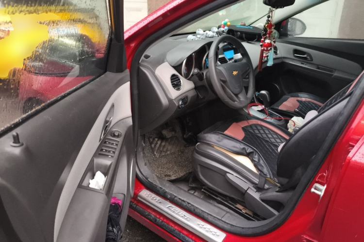 Used Chevrolet Cruze 2013 1.8L SE AT Driver Seat