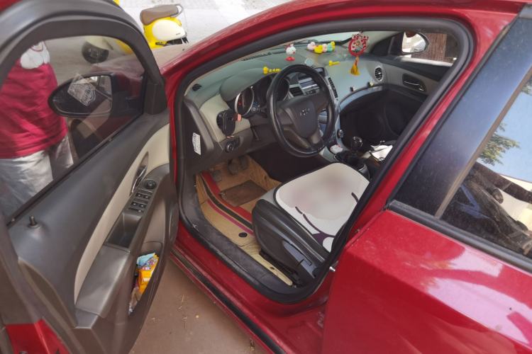 Used Chevrolet Cruze 2013 1.6L SL MT Driver Seat