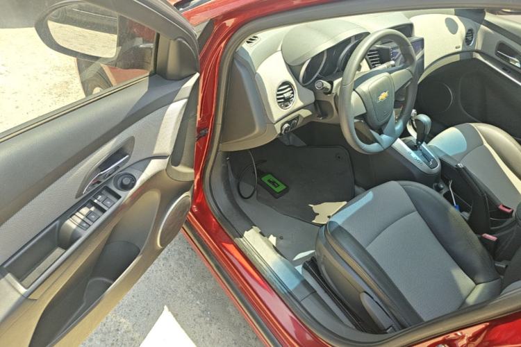 Used Chevrolet Cruze 2013 1.8L SE AT Driver Seat