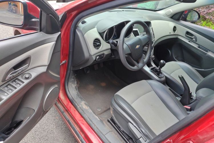 Used Chevrolet Cruze 2013 1.6L SE WTCC Edition MT Driver Seat