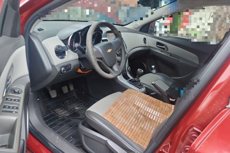 Used Chevrolet Cruze 2013 1.6L SE MT Driver Seat