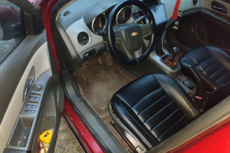 Used Chevrolet Cruze 2013 1.6L SL MT Driver Seat