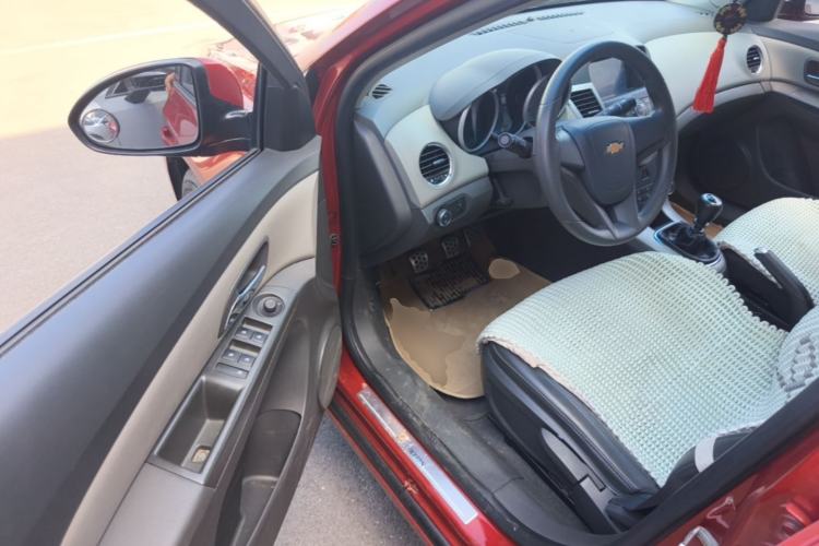 Used Chevrolet Cruze 2013 1.6L SE MT Driver Seat