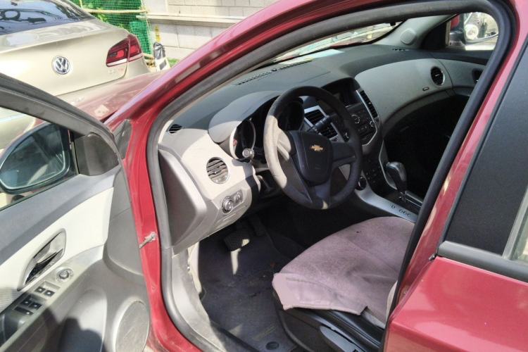 Used Chevrolet Cruze 2013 Hatchback 1.6L Automatic Luxury Model Driver Seat