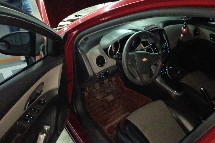 Used Chevrolet Cruze 2013 1.6L SL MT Driver Seat