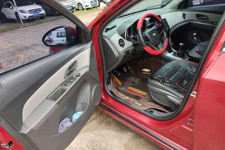 Used Chevrolet Cruze 2013 1.6L SL MT Driver Seat