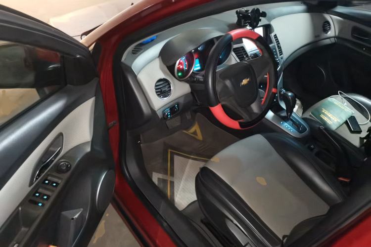 Used Chevrolet Cruze 2013 1.8L SE AT Driver Seat