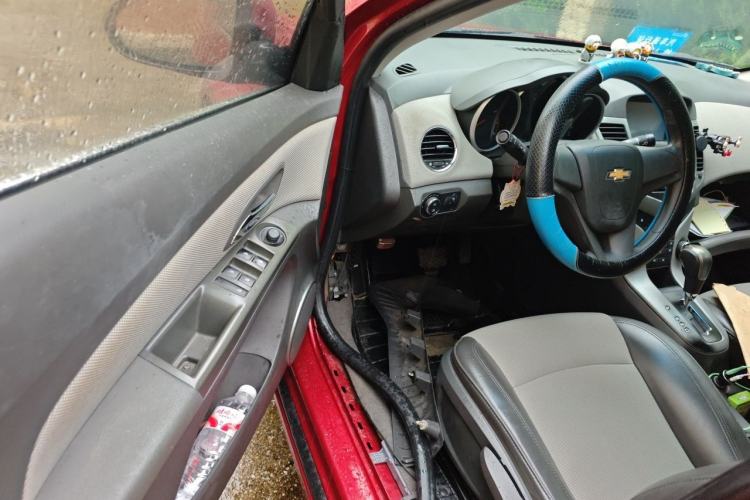 Used Chevrolet Cruze 2013 1.8L SE AT Driver Seat