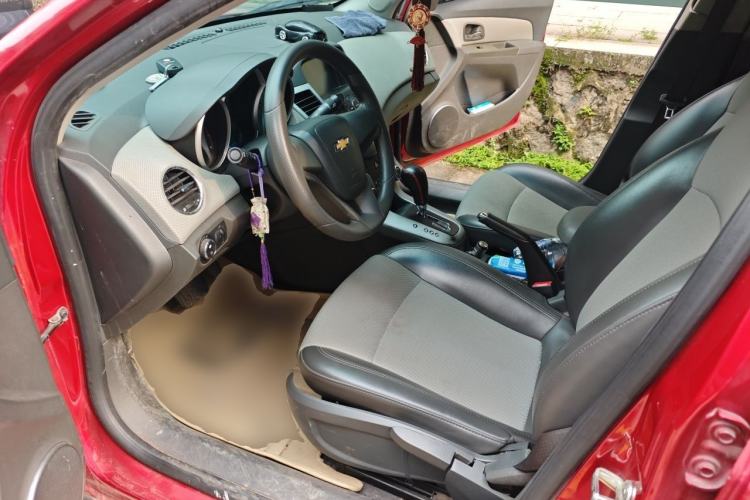 Used Chevrolet Cruze 2013 1.8L SE AT Driver Seat