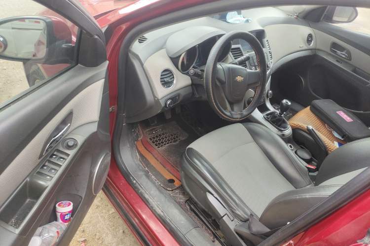 Used Chevrolet Cruze 2013 1.6L SE MT Driver Seat