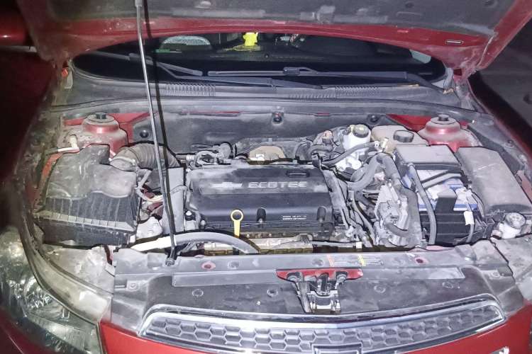 Used Chevrolet Cruze 2013 Hatchback 1.6L Automatic Luxury Model Engine Bay