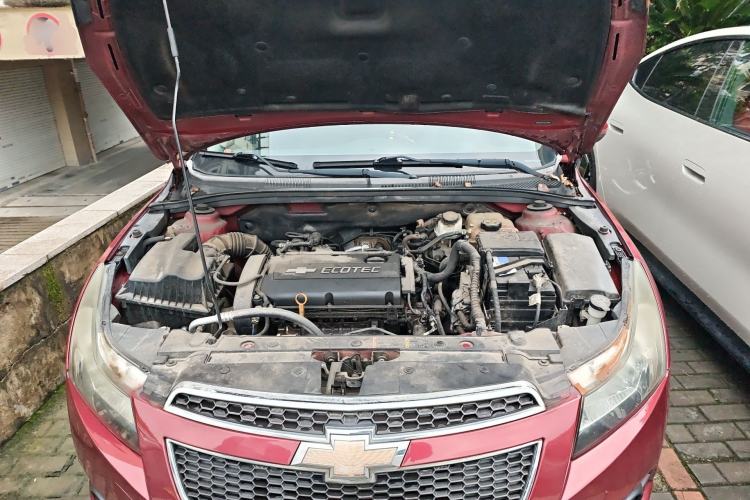 Used Chevrolet Cruze 2013 1.6L SE AT Engine Bay