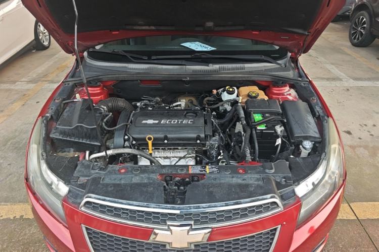 Used Chevrolet Cruze 2013 Hatchback 1.6L Automatic Luxury Model Engine Bay