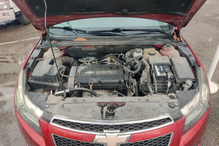 Used Chevrolet Cruze 2013 Hatchback 1.6L Manual Luxury Model Engine Bay