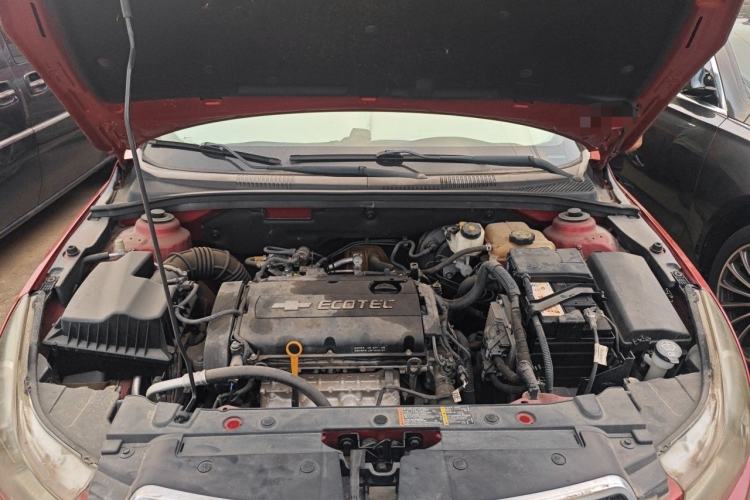 Used Chevrolet Cruze 2013 1.6L SE MT Engine Bay
