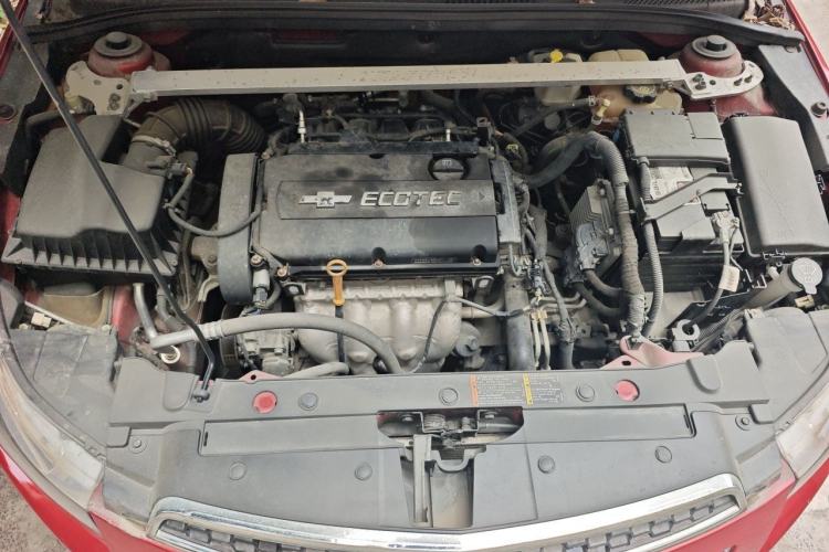 Used Chevrolet Cruze 2013 1.8L SE AT Engine Bay