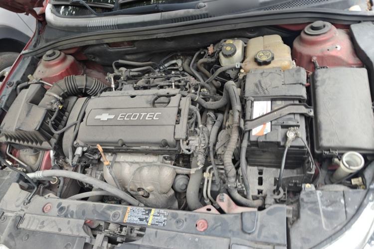 Used Chevrolet Cruze 2013 1.8L SE AT Engine Bay