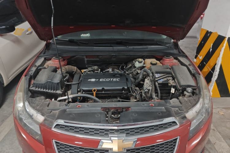 Used Chevrolet Cruze 2013 Hatchback 1.6L Manual Luxury Model Engine Bay