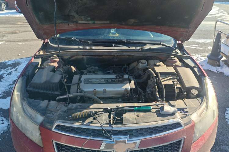 Used Chevrolet Cruze 2013 Hatchback 1.6L Manual Luxury Model Engine Bay
