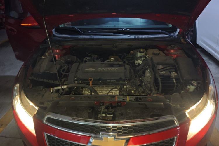 Used Chevrolet Cruze 2013 Hatchback 1.6L Automatic Luxury Model Engine Bay