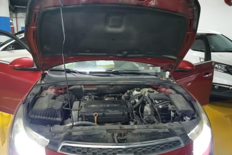 Used Chevrolet Cruze 2013 1.8L SX AT Engine Bay