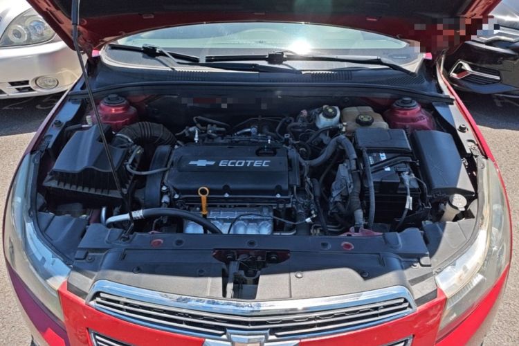 Used Chevrolet Cruze 2013 1.8L SE AT Engine Bay