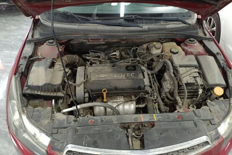 Used Chevrolet Cruze 2013 Hatchback 1.6L Automatic Luxury Model Engine Bay