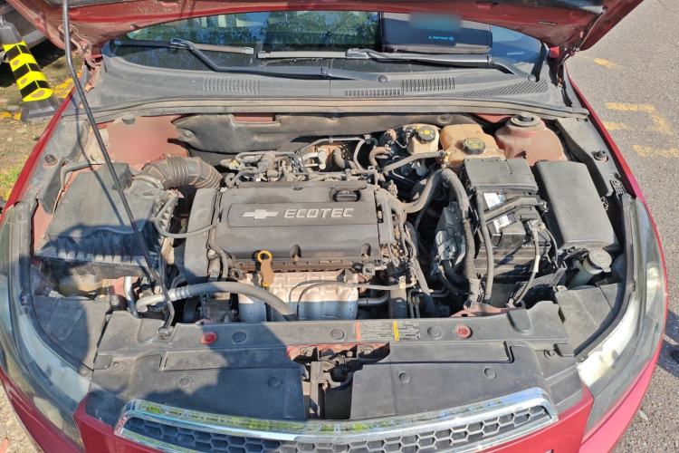 Used Chevrolet Cruze 2013 Hatchback 1.6L Automatic Luxury Model Engine Bay