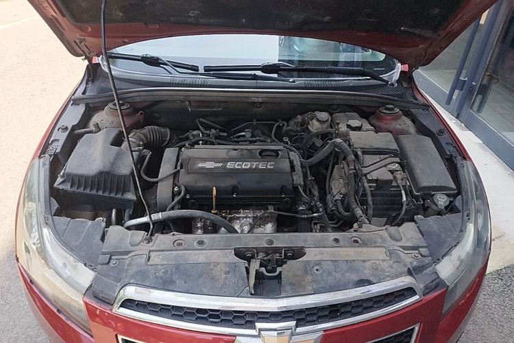 Used Chevrolet Cruze 2013 1.8L SE AT Engine Bay