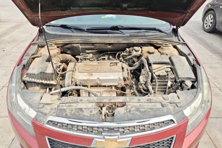 Used Chevrolet Cruze 2013 Hatchback 1.6L Automatic Luxury Model Engine Bay