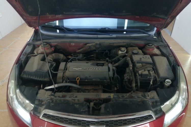 Used Chevrolet Cruze 2013 Hatchback 1.6L Manual Luxury Model Engine Bay
