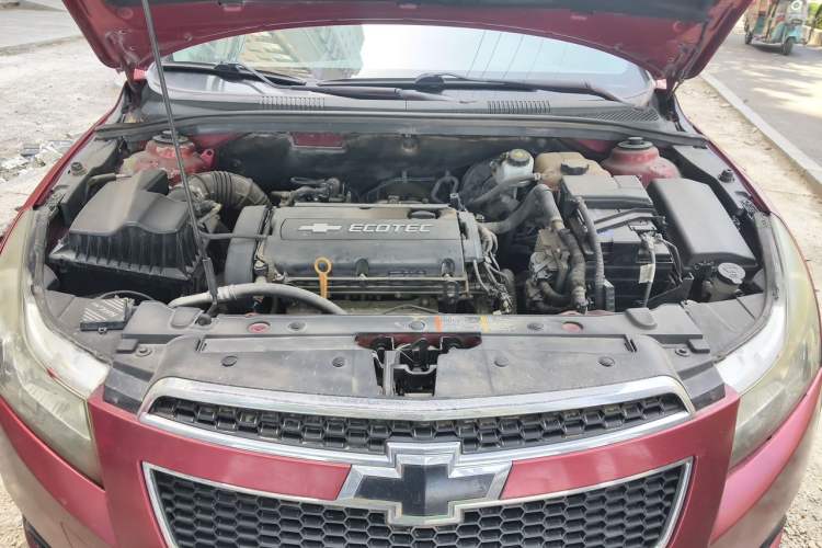 Used Chevrolet Cruze 2013 1.6L SE MT Engine Bay