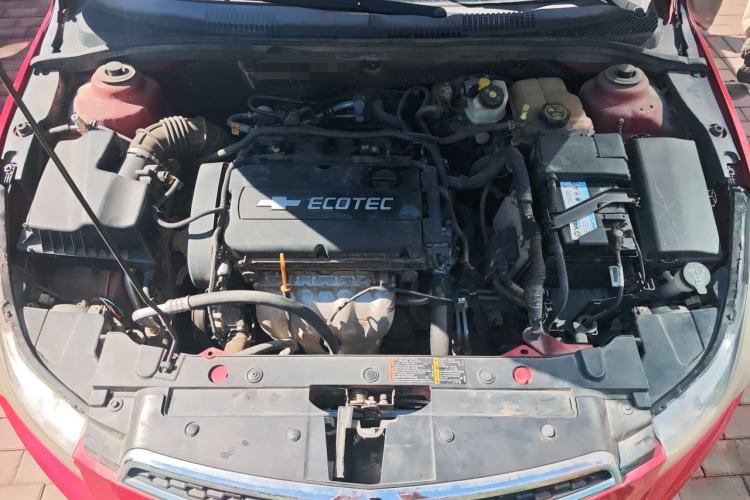 Used Chevrolet Cruze 2013 Hatchback 1.6L Automatic Luxury Model Engine Bay