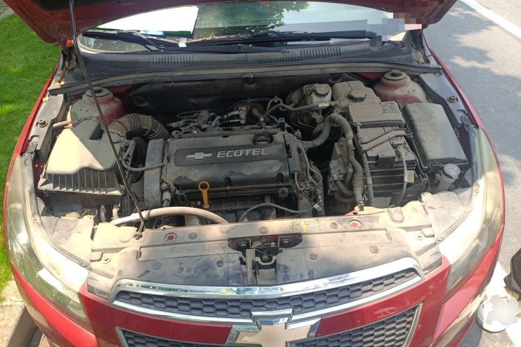 Used Chevrolet Cruze 2013 Hatchback 1.6L Manual Luxury Model Engine Bay