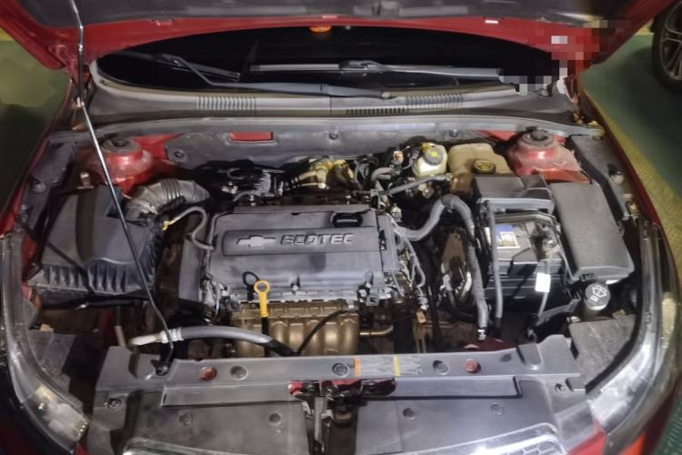 Used Chevrolet Cruze 2013 Hatchback 1.6L Automatic Luxury Model Engine Bay