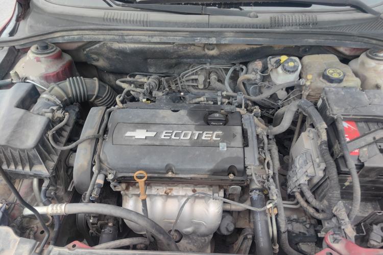 Used Chevrolet Cruze 2013 Hatchback 1.6L Automatic Luxury Model Engine Bay