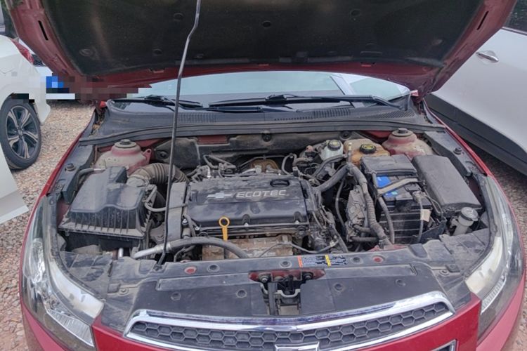 Used Chevrolet Cruze 2013 1.8L SE AT Engine Bay