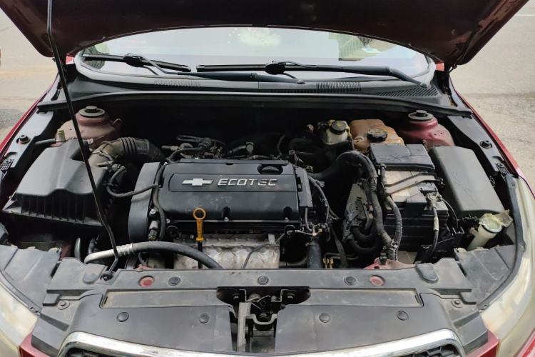 Used Chevrolet Cruze 2013 1.6L SE AT Engine Bay