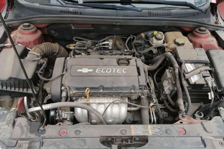 Used Chevrolet Cruze 2013 Hatchback 1.6L Automatic Luxury Model Engine Bay