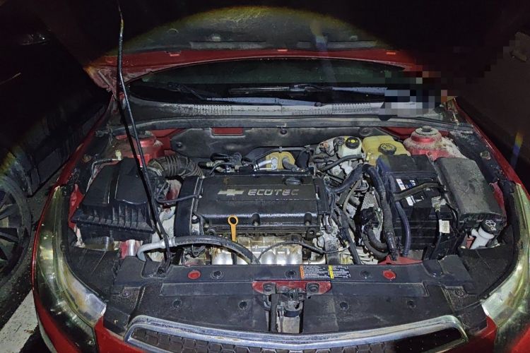 Used Chevrolet Cruze 2013 1.6L SE AT Engine Bay