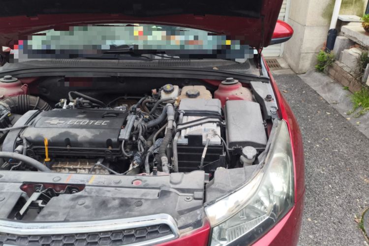 Used Chevrolet Cruze 2013 1.8L SE AT Engine Bay Left