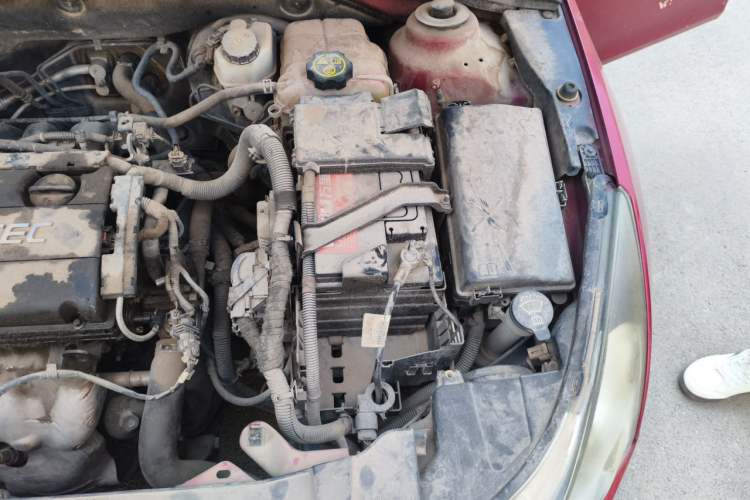 Used Chevrolet Cruze 2013 1.6L SE MT Engine Bay Left
