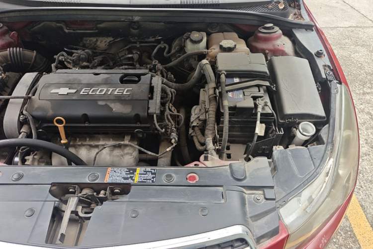 Used Chevrolet Cruze 2013 1.6L SE MT Engine Bay Left